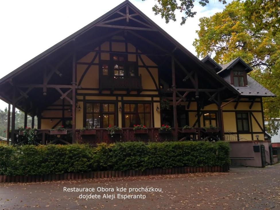 Homestay Poděbrady Buitenkant foto